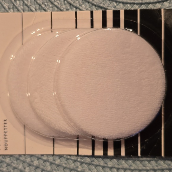 COVERGIRL BRAND WOMEN'S MAKEUP POWDER PUFFS AND EYESHADOW APPLICATORS BUNDLE - Picture 6 of 9